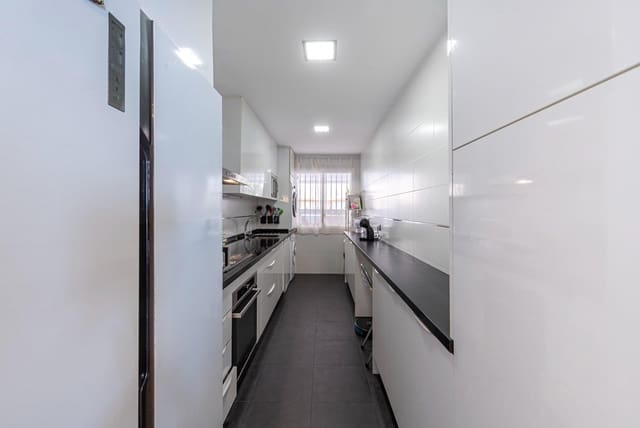 3 sovrum Radhus att hyra i Los Pacos, Fuengirola med pool garage - 2 000 € (Ref: 8339704)