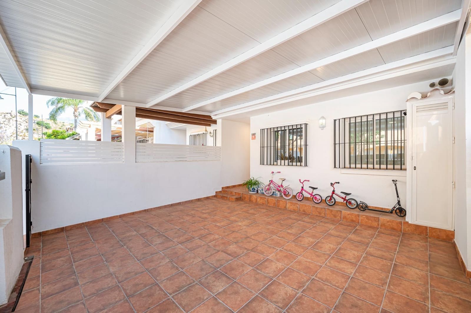 3 bedroom Terraced Villa for rent in Fuengirola with pool garage - € 2,000 (Ref: 8339704)