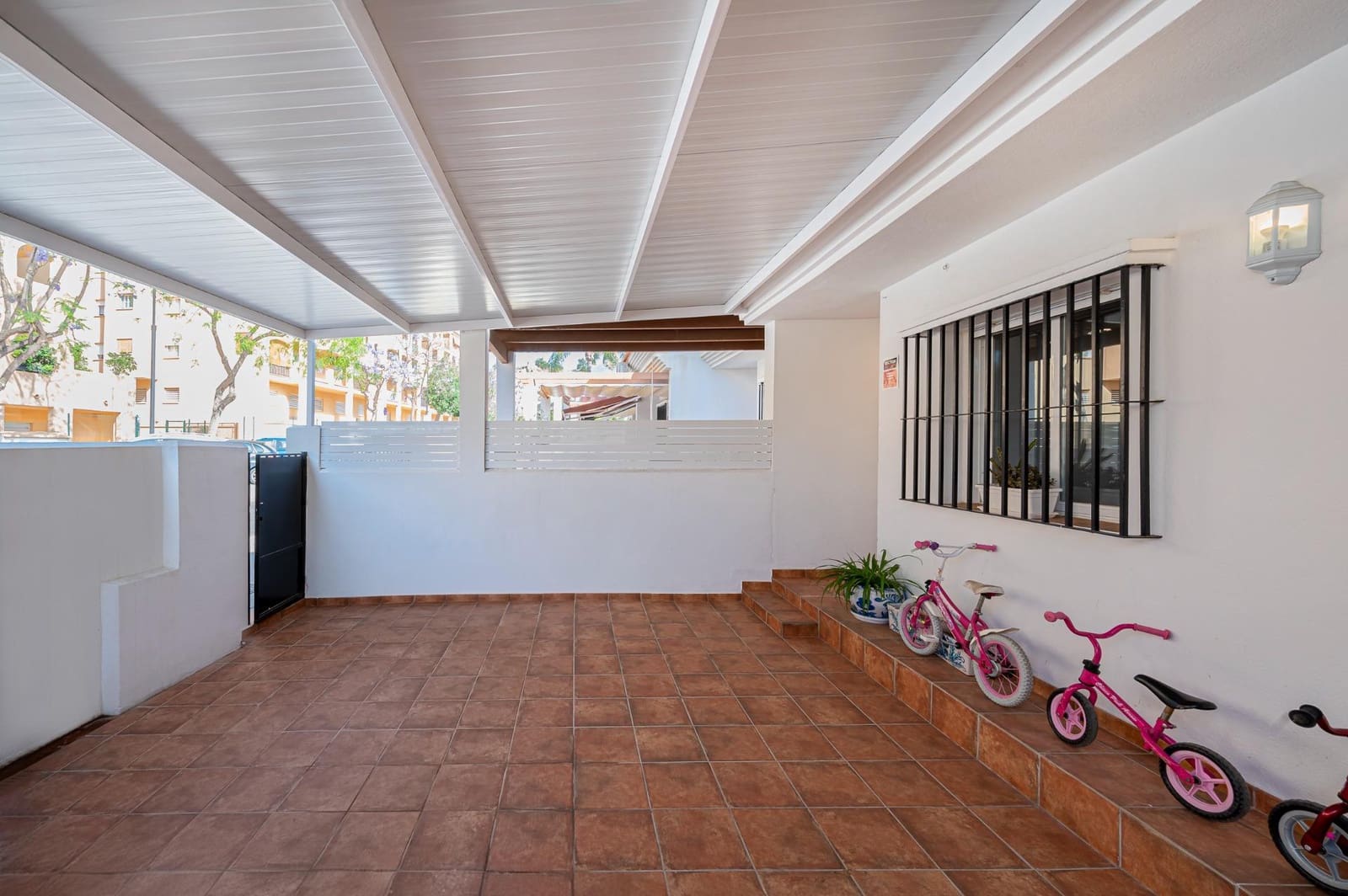 3 bedroom Terraced Villa for rent in Fuengirola with pool garage - € 2,000 (Ref: 8339704)