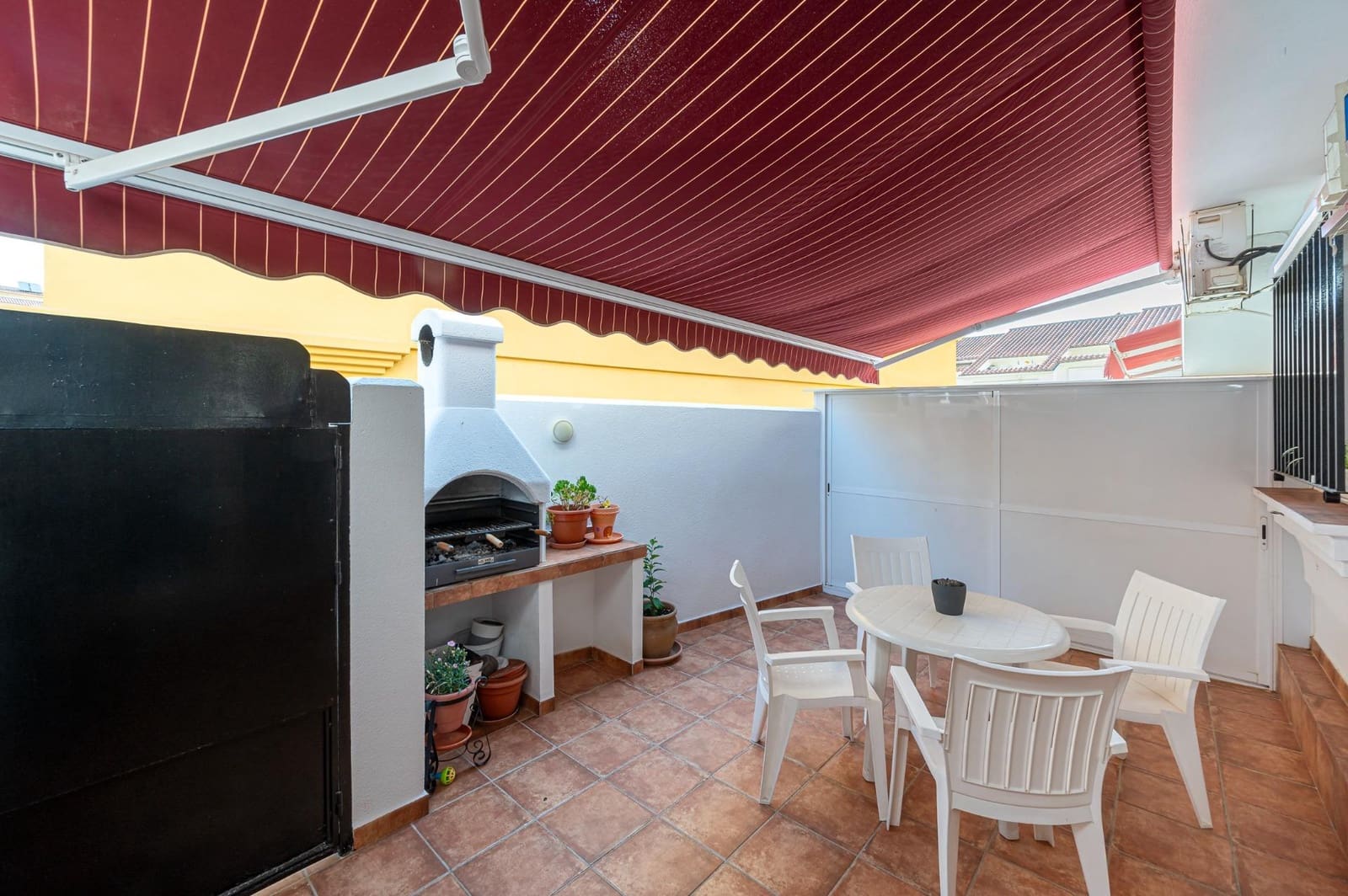 3 bedroom Terraced Villa for rent in Fuengirola with pool garage - € 2,000 (Ref: 8339704)