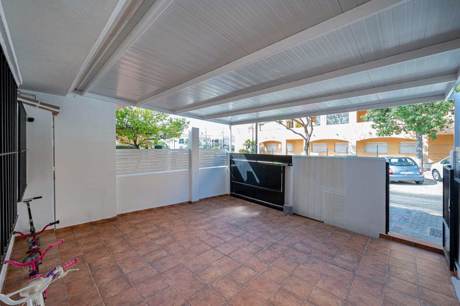 3 bedroom Terraced Villa for rent in Fuengirola with pool garage - € 2,000 (Ref: 8339704)