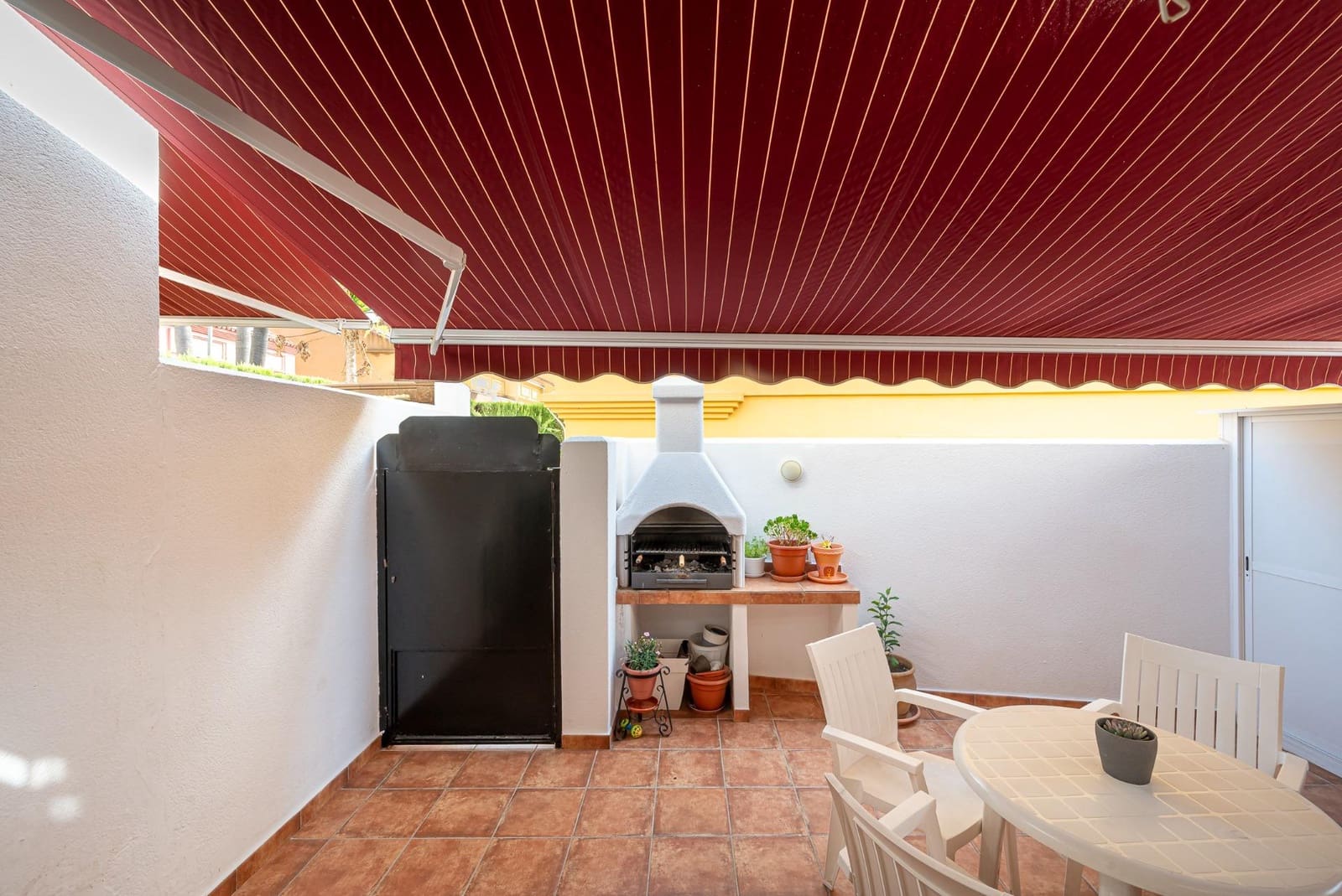 3 bedroom Terraced Villa for rent in Fuengirola with pool garage - € 2,000 (Ref: 8339704)