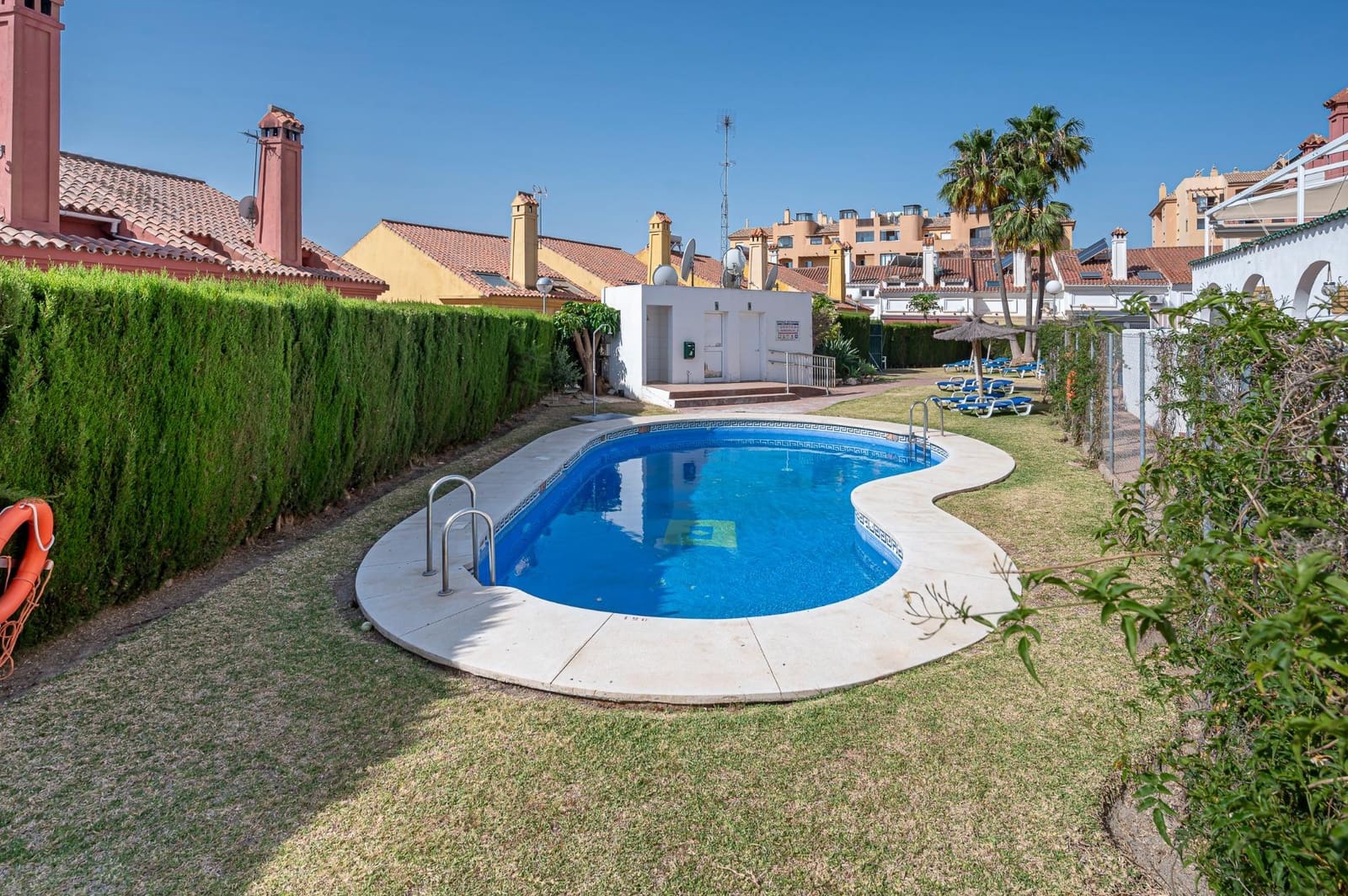 3 bedroom Terraced Villa for rent in Fuengirola with pool garage - € 2,000 (Ref: 8339704)