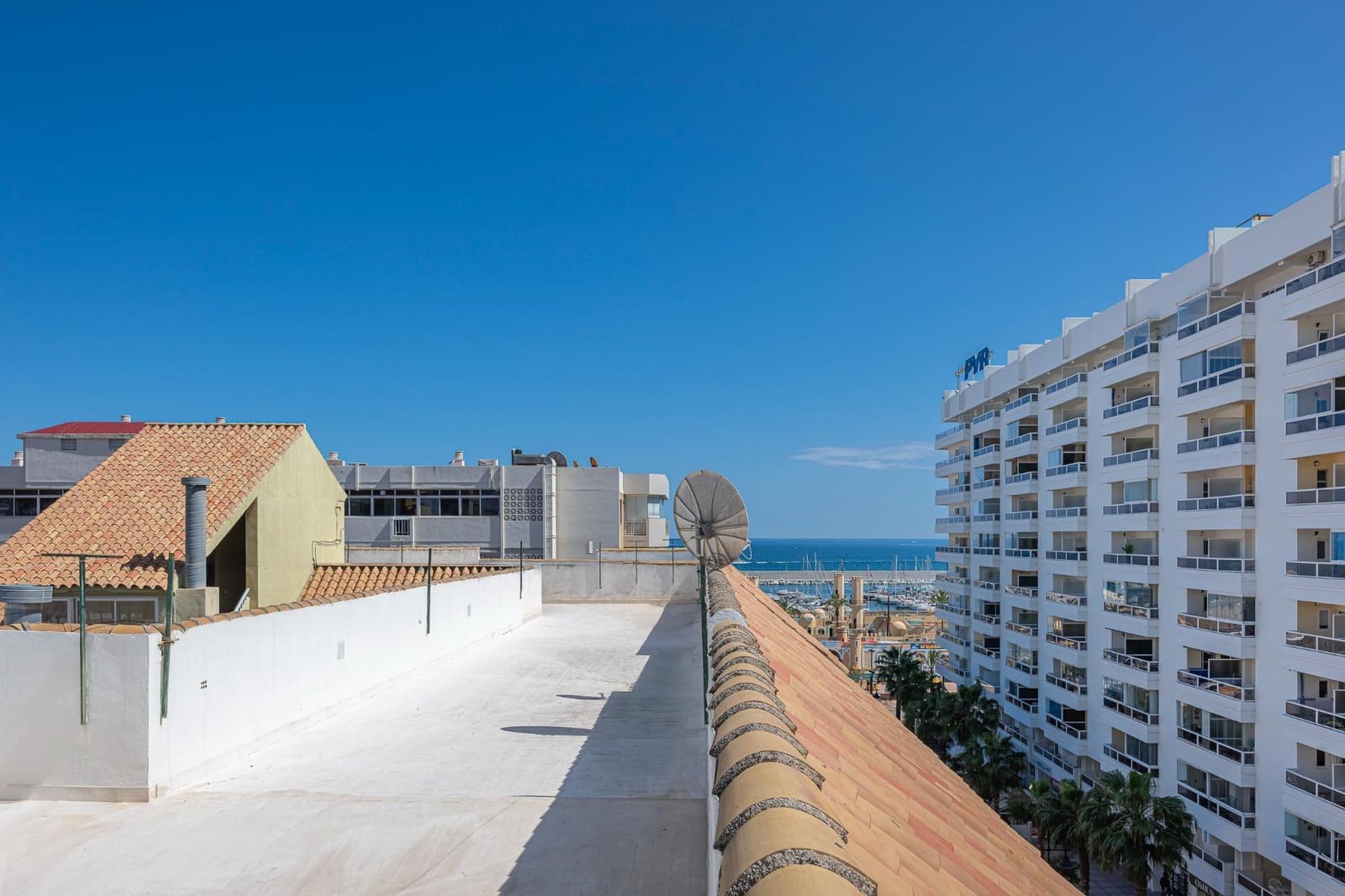 Piso de 3 habitaciones en Fuengirola en venta con garaje - 545.000 € (Ref: 8926288)