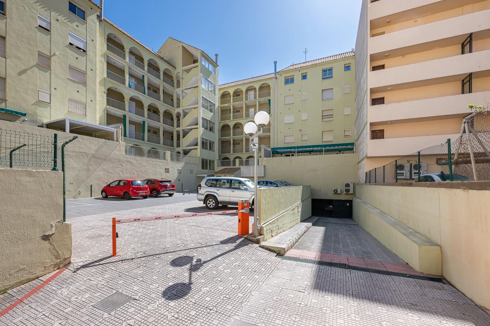 Piso de 3 habitaciones en Fuengirola en venta con garaje - 545.000 € (Ref: 8926288)