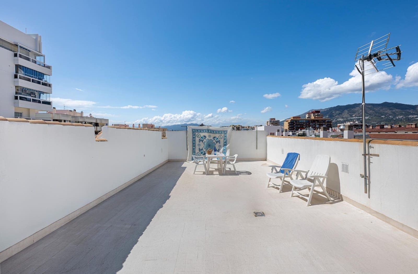 Piso de 3 habitaciones en Fuengirola en venta con garaje - 545.000 € (Ref: 8926288)