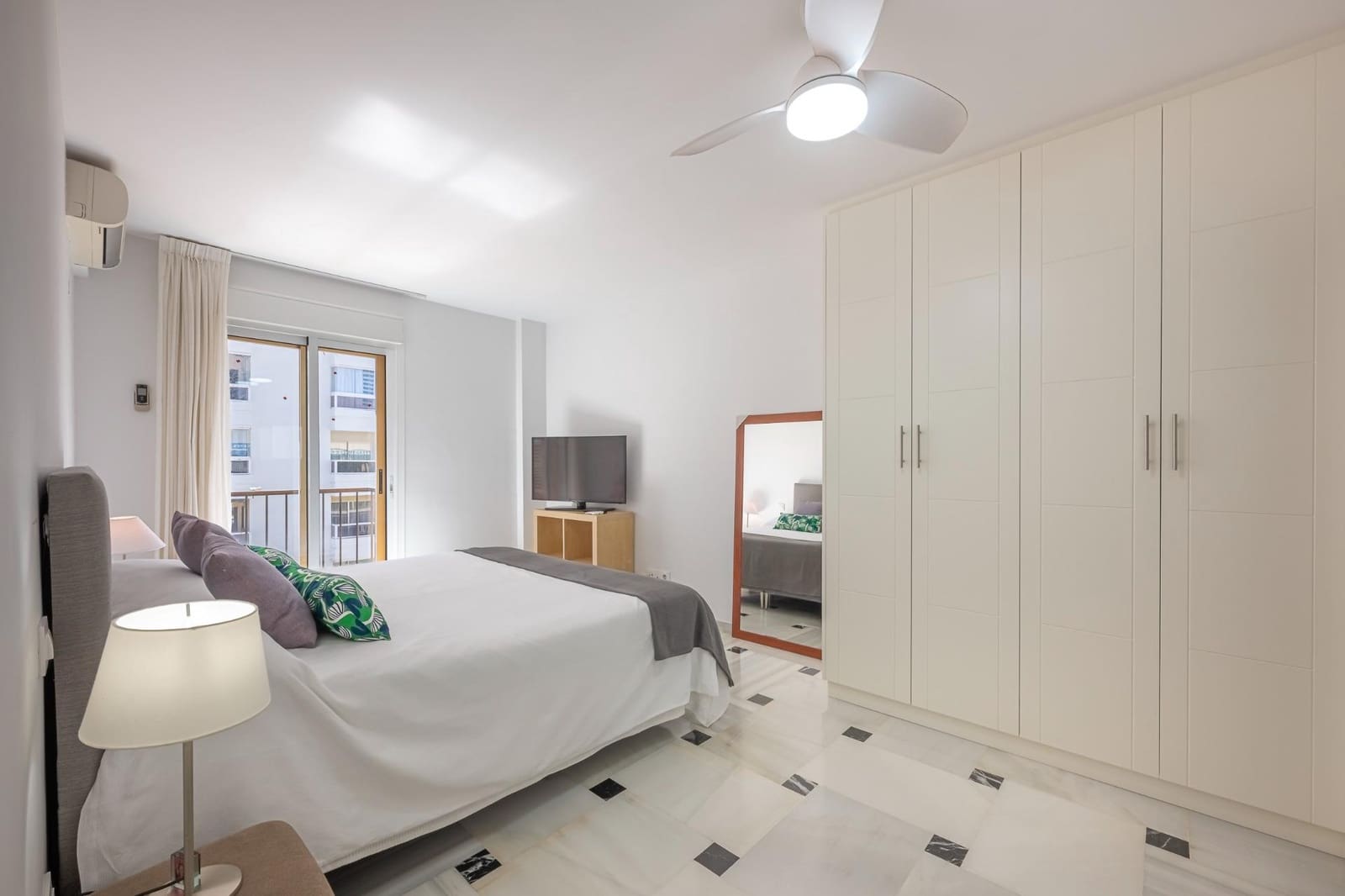 Piso de 3 habitaciones en Fuengirola en venta con garaje - 545.000 € (Ref: 8926288)