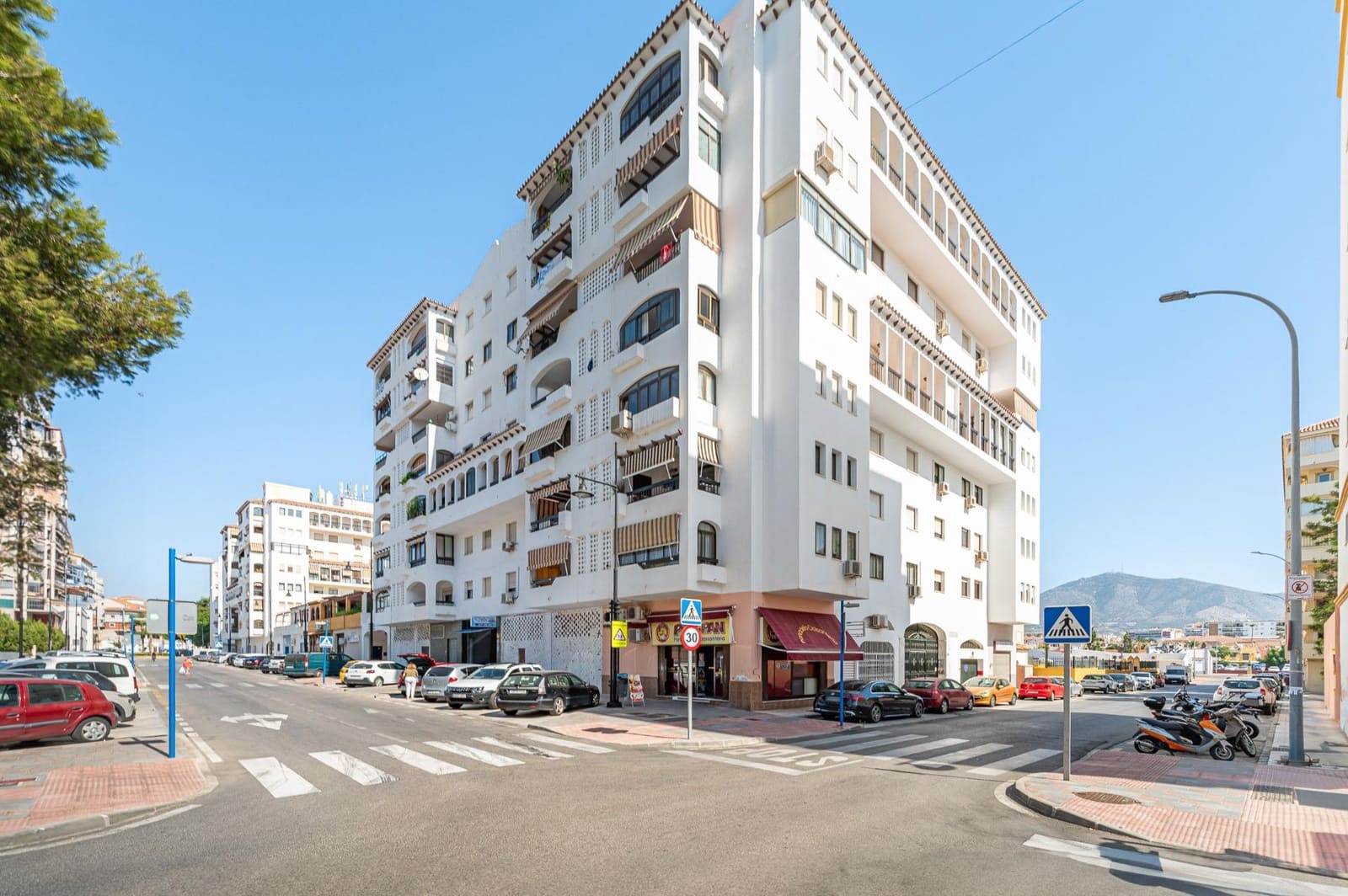 3 soverom Kommersiell til salgs i Fuengirola - € 170 000 (Ref: 8986101)