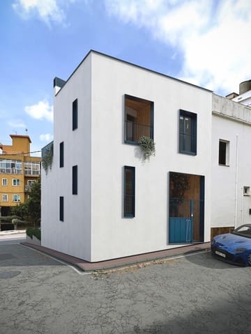 Chalet de 4 habitaciones en Blanes en venta - 398.000 € (Ref: 9003120)