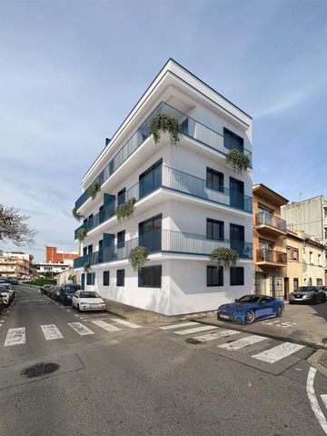 2 bedroom Flat for sale in Blanes - € 212,000 (Ref: 9021087)
