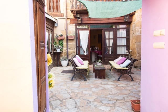 12 bedroom Guesthouse/B & B for sale in Siétamo - € 480,000 (Ref: 9106600)