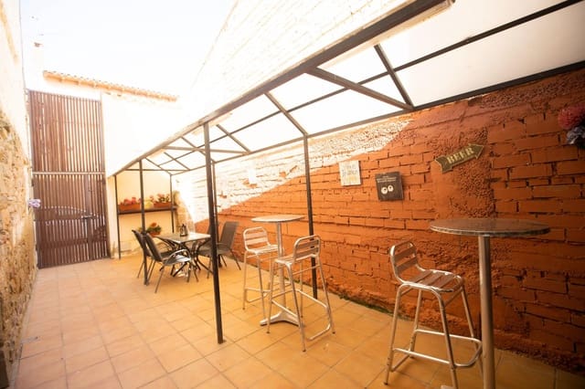 12 bedroom Guesthouse/B & B for sale in Siétamo - € 480,000 (Ref: 9106600)