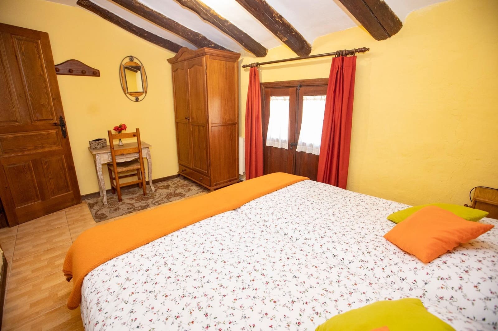 12 soveværelse Guesthouse/B & B til salg i Sietamo - € 480.000 (Ref: 9106600)