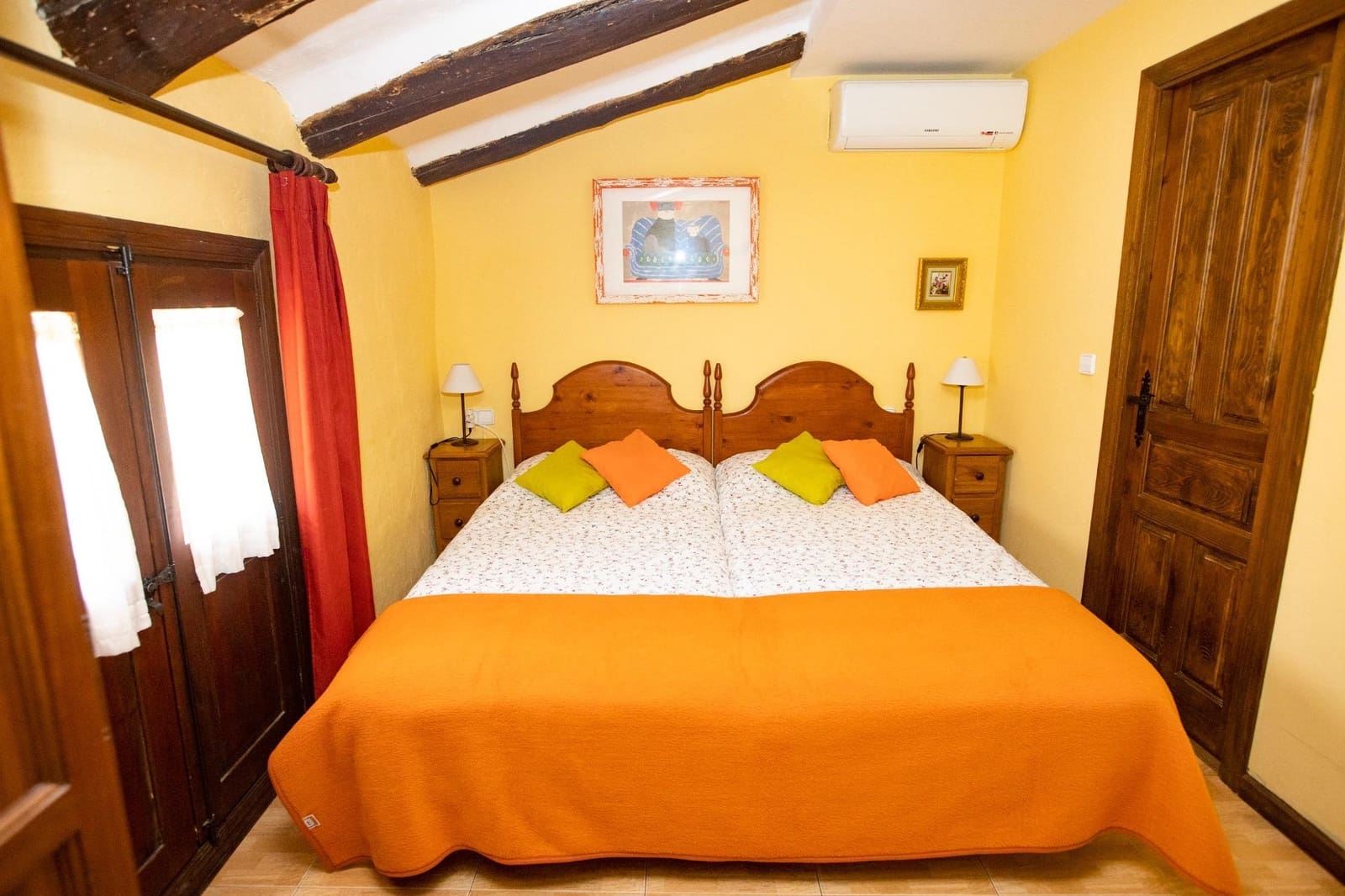 12 soveværelse Guesthouse/B & B til salg i Sietamo - € 480.000 (Ref: 9106600)