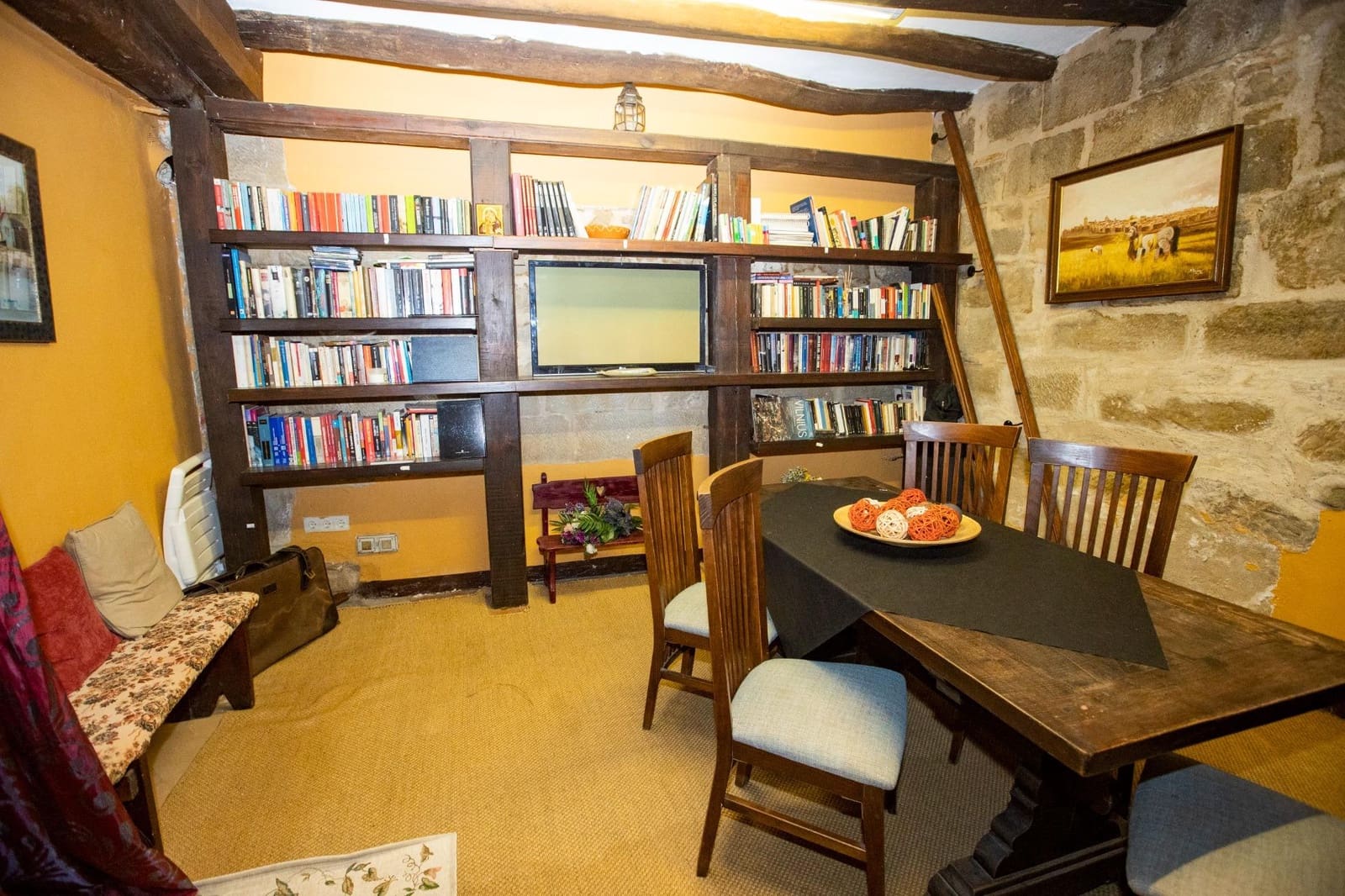 12 soveværelse Guesthouse/B & B til salg i Sietamo - € 480.000 (Ref: 9106600)