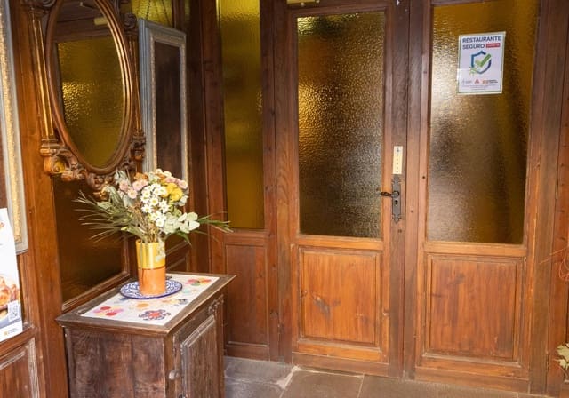 12 bedroom Guesthouse/B & B for sale in Siétamo - € 480,000 (Ref: 9106600)