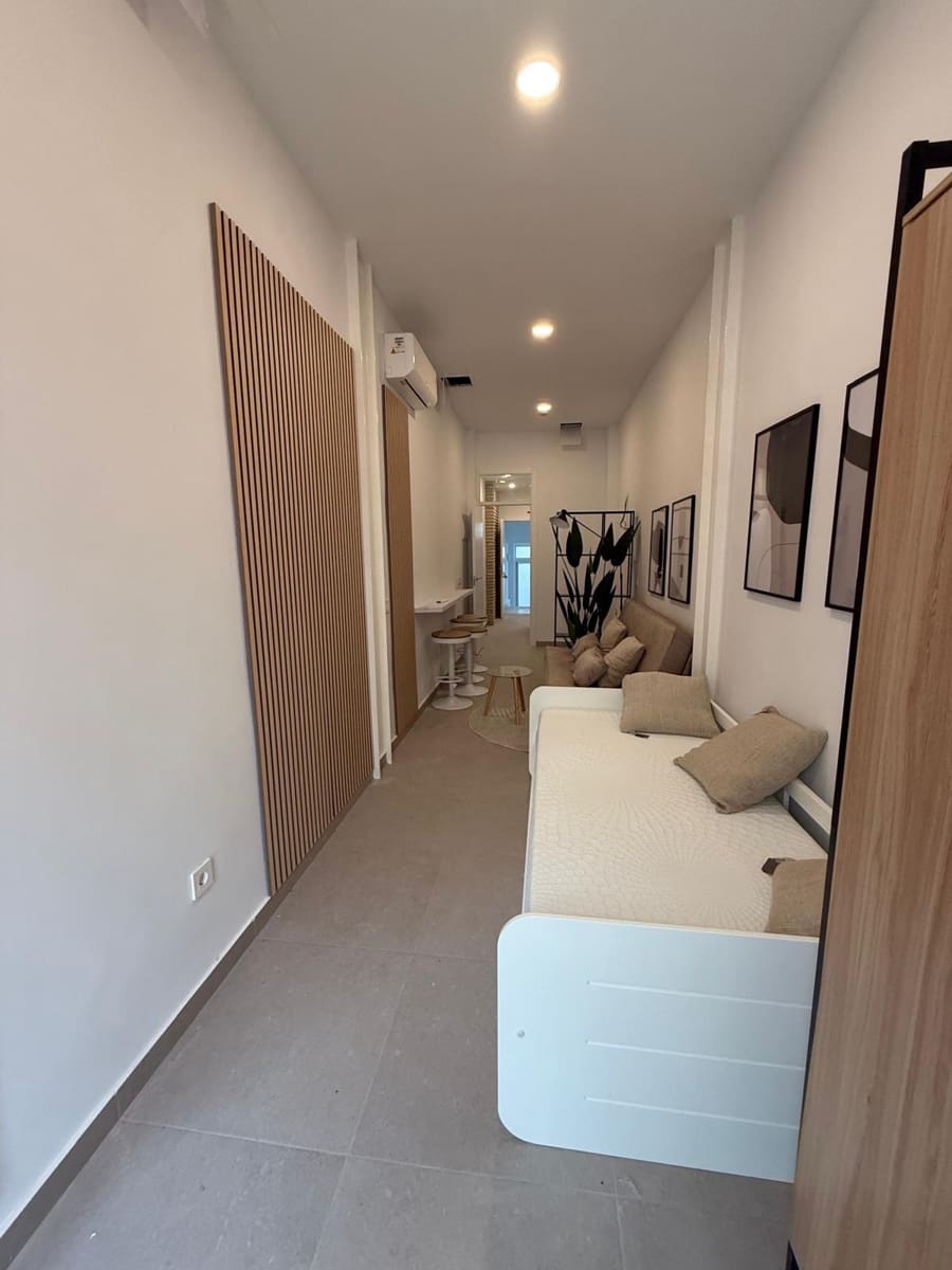 Hotel til salg i Sevilla by - € 645.000 (Ref: 9118829)