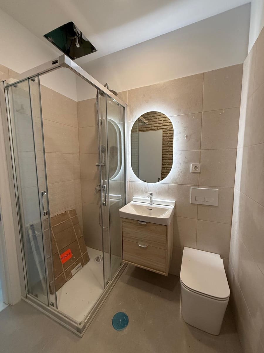 Hotel til salg i Sevilla by - € 645.000 (Ref: 9118829)