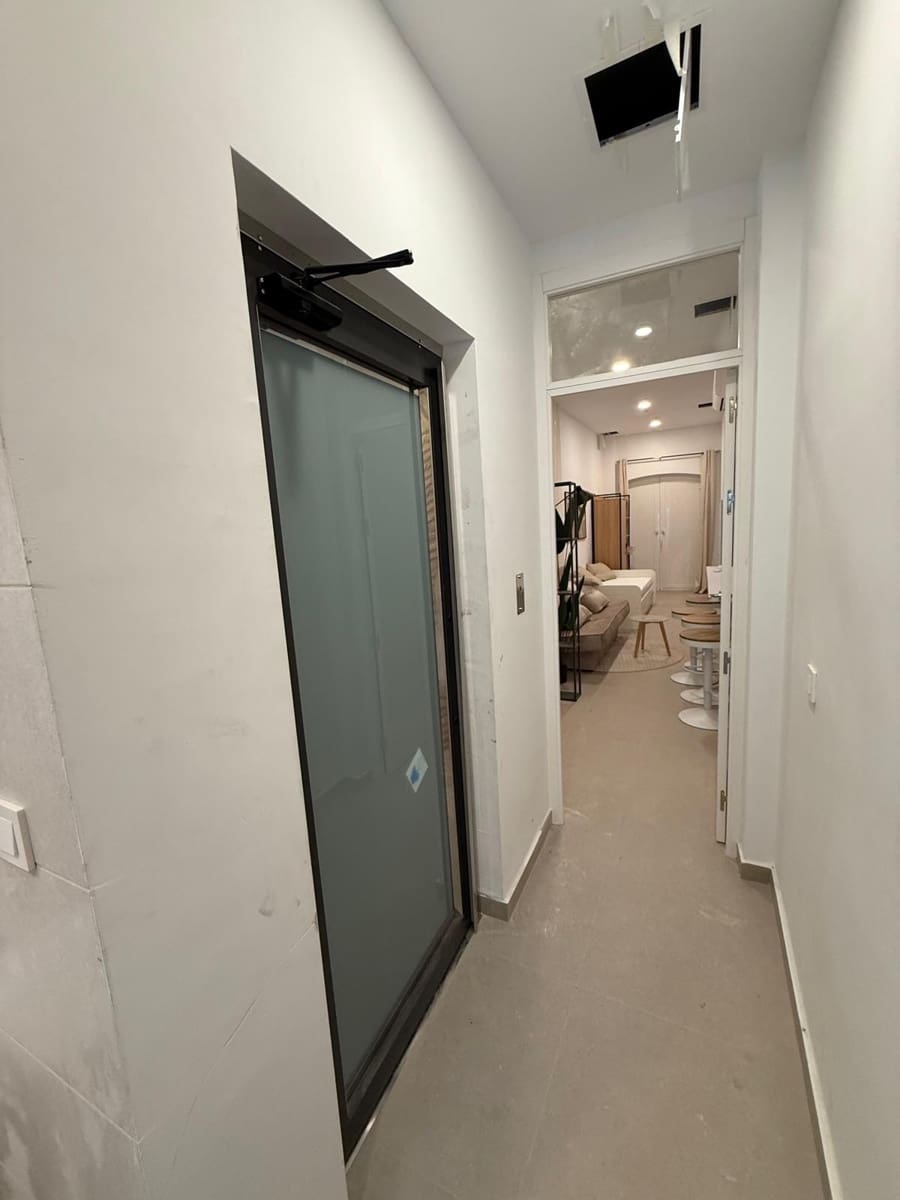 Hotel til salg i Sevilla by - € 645.000 (Ref: 9118829)