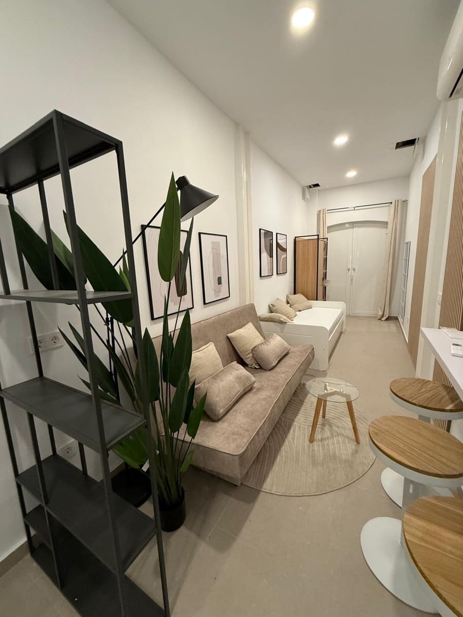 Hotel til salg i Sevilla by - € 645.000 (Ref: 9118829)