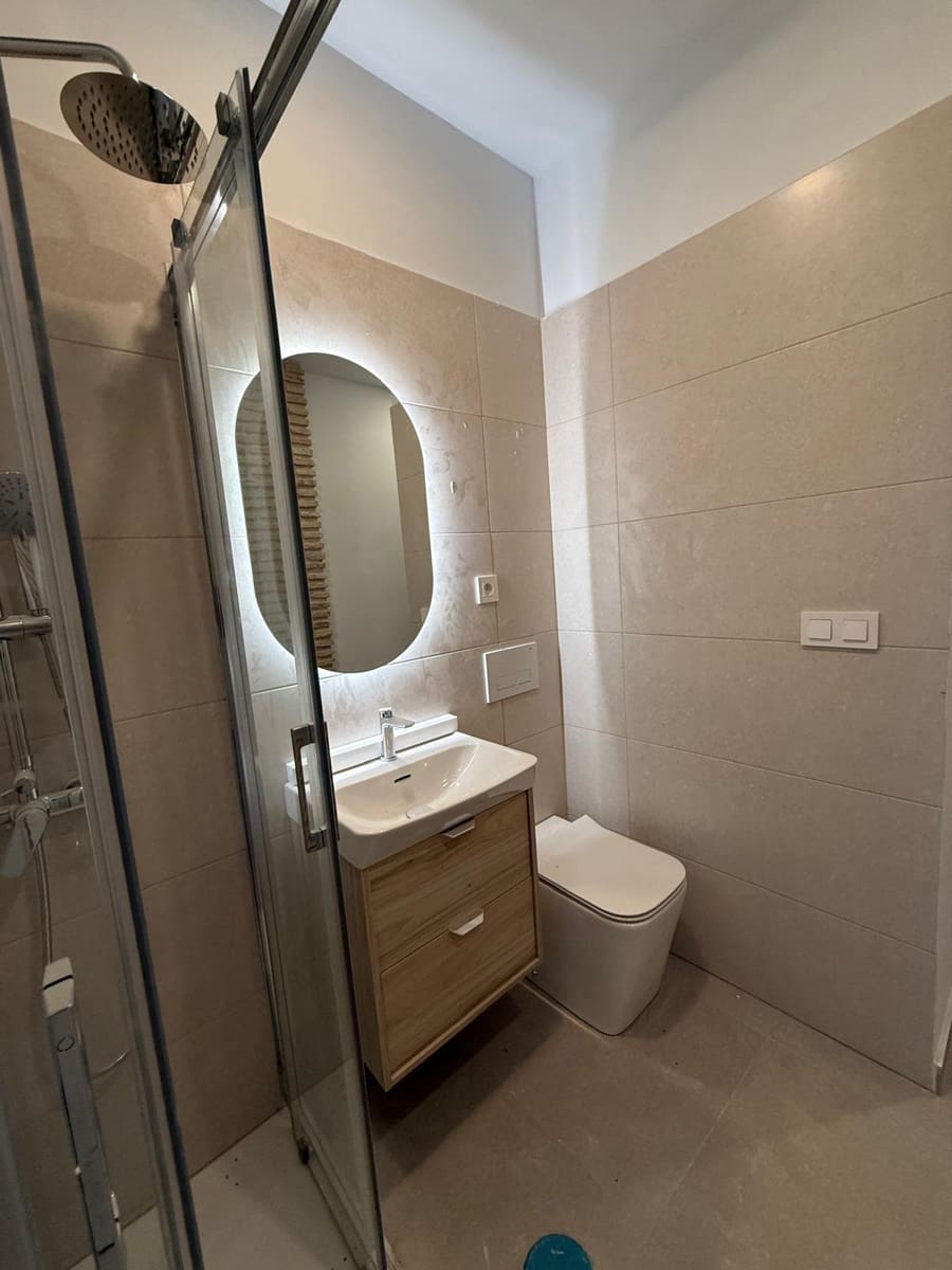 Hotel til salg i Sevilla by - € 645.000 (Ref: 9118829)