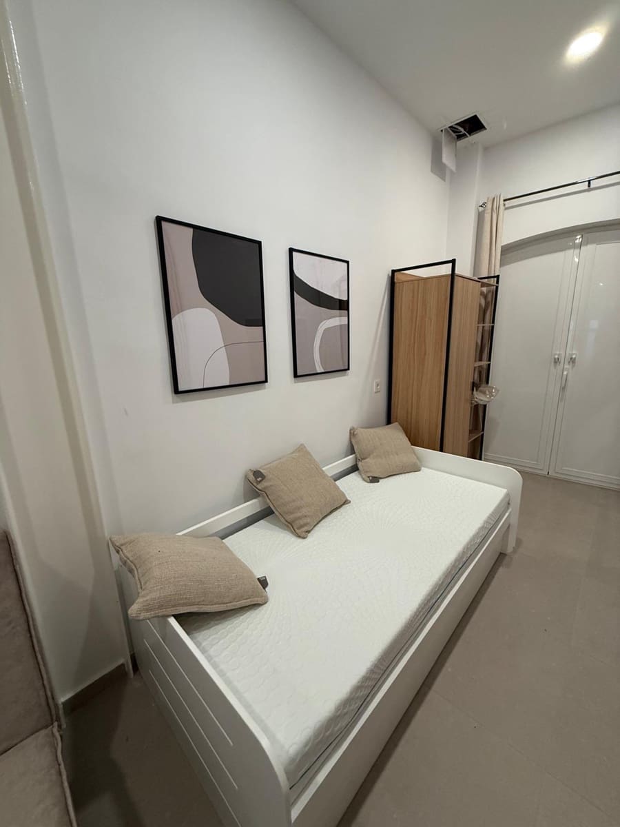 Hotel til salg i Sevilla by - € 645.000 (Ref: 9118829)