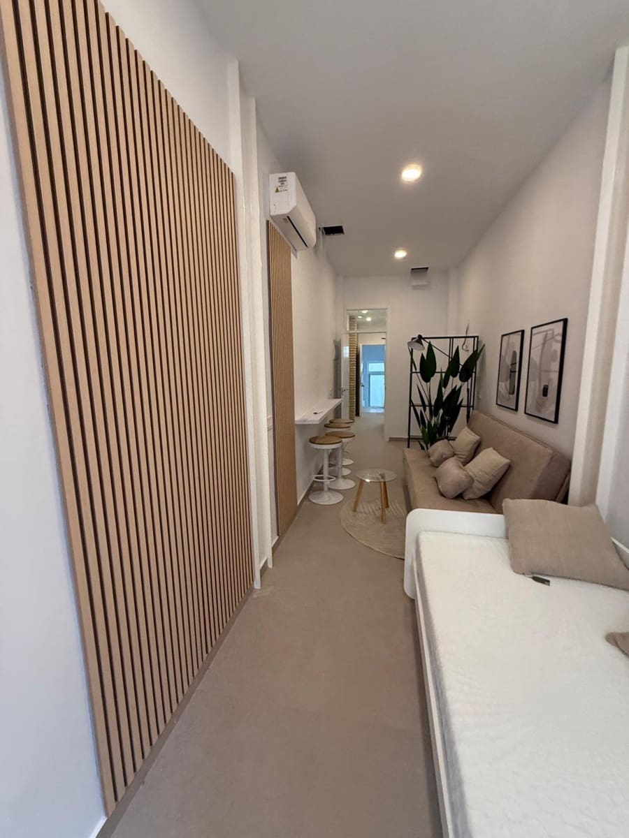 Hotel til salg i Sevilla by - € 645.000 (Ref: 9118829)