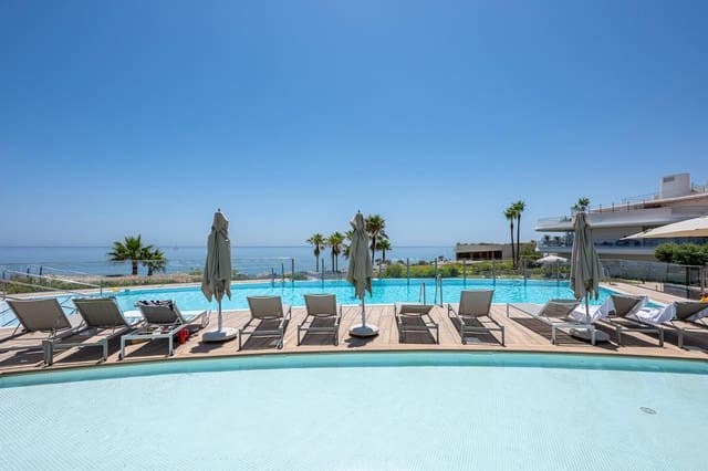 2 Zimmer Apartment zu verkaufen in Estepona mit Pool Garage - 795.000 € (Ref: 9137243)