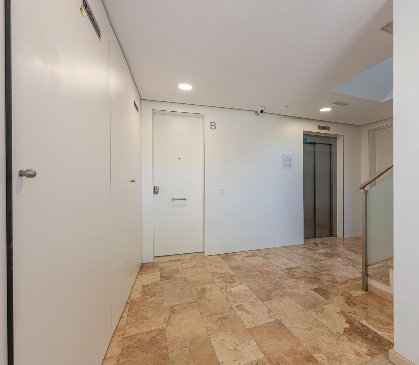 2 Zimmer Apartment zu verkaufen in Estepona mit Pool Garage - 795.000 € (Ref: 9137243)