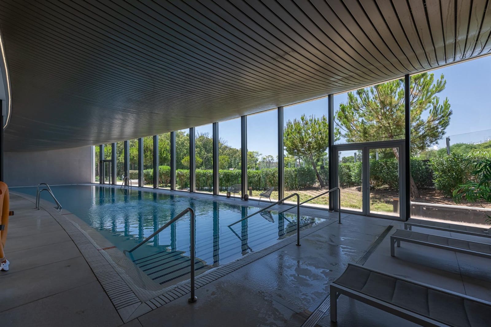 2 Zimmer Apartment zu verkaufen in Estepona mit Pool Garage - 795.000 € (Ref: 9137243)