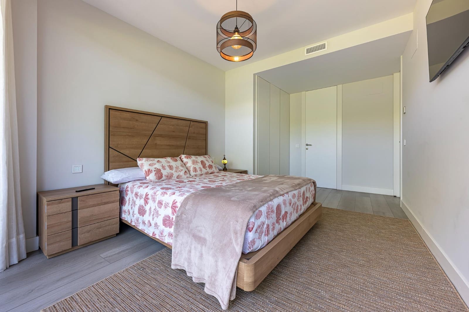 2 Zimmer Apartment zu verkaufen in Estepona mit Pool Garage - 795.000 € (Ref: 9137243)