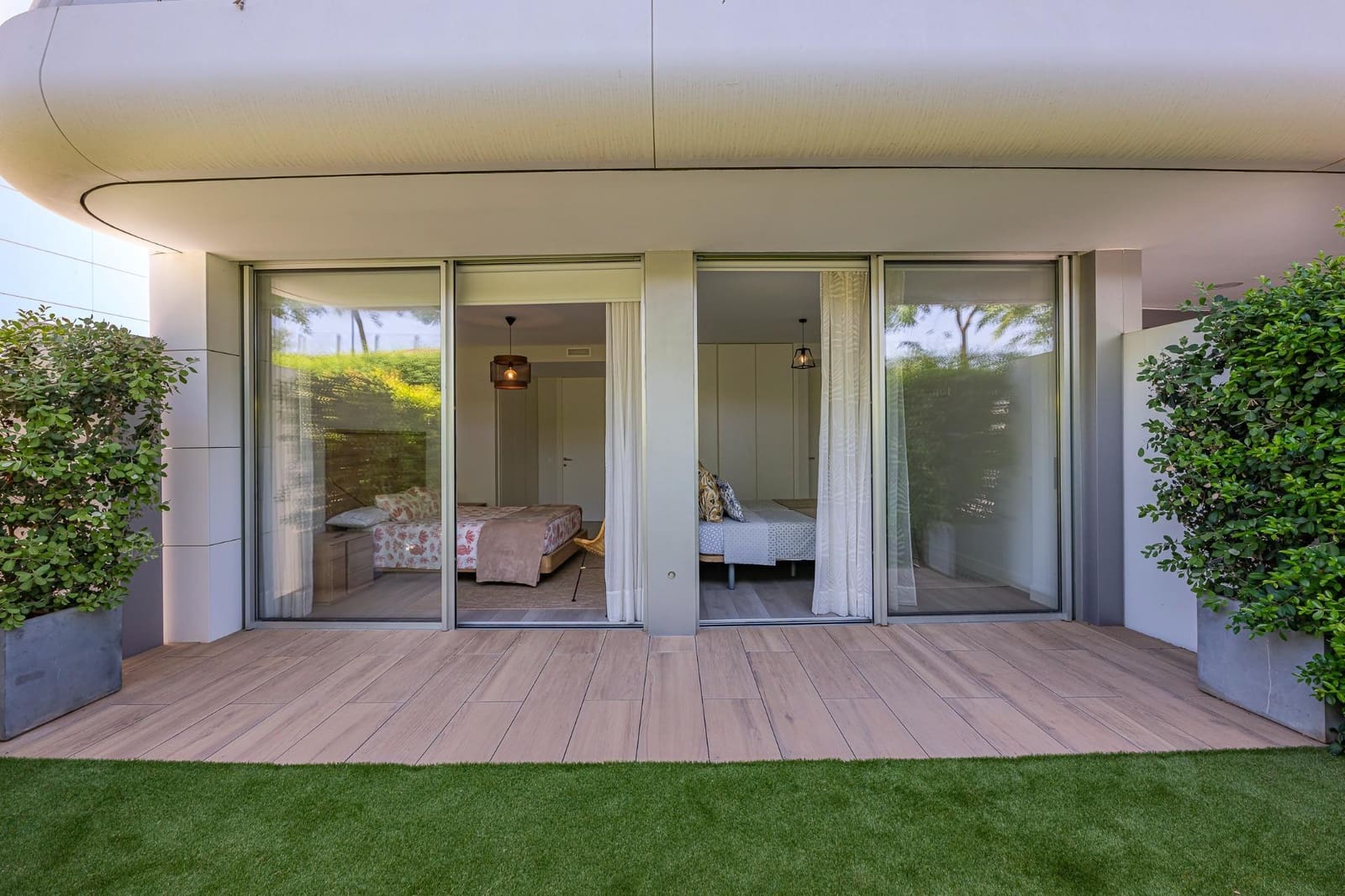 2 Zimmer Apartment zu verkaufen in Estepona mit Pool Garage - 795.000 € (Ref: 9137243)