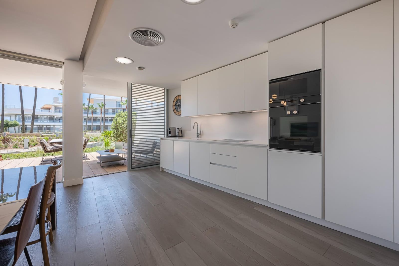 2 Zimmer Apartment zu verkaufen in Estepona mit Pool Garage - 795.000 € (Ref: 9137243)