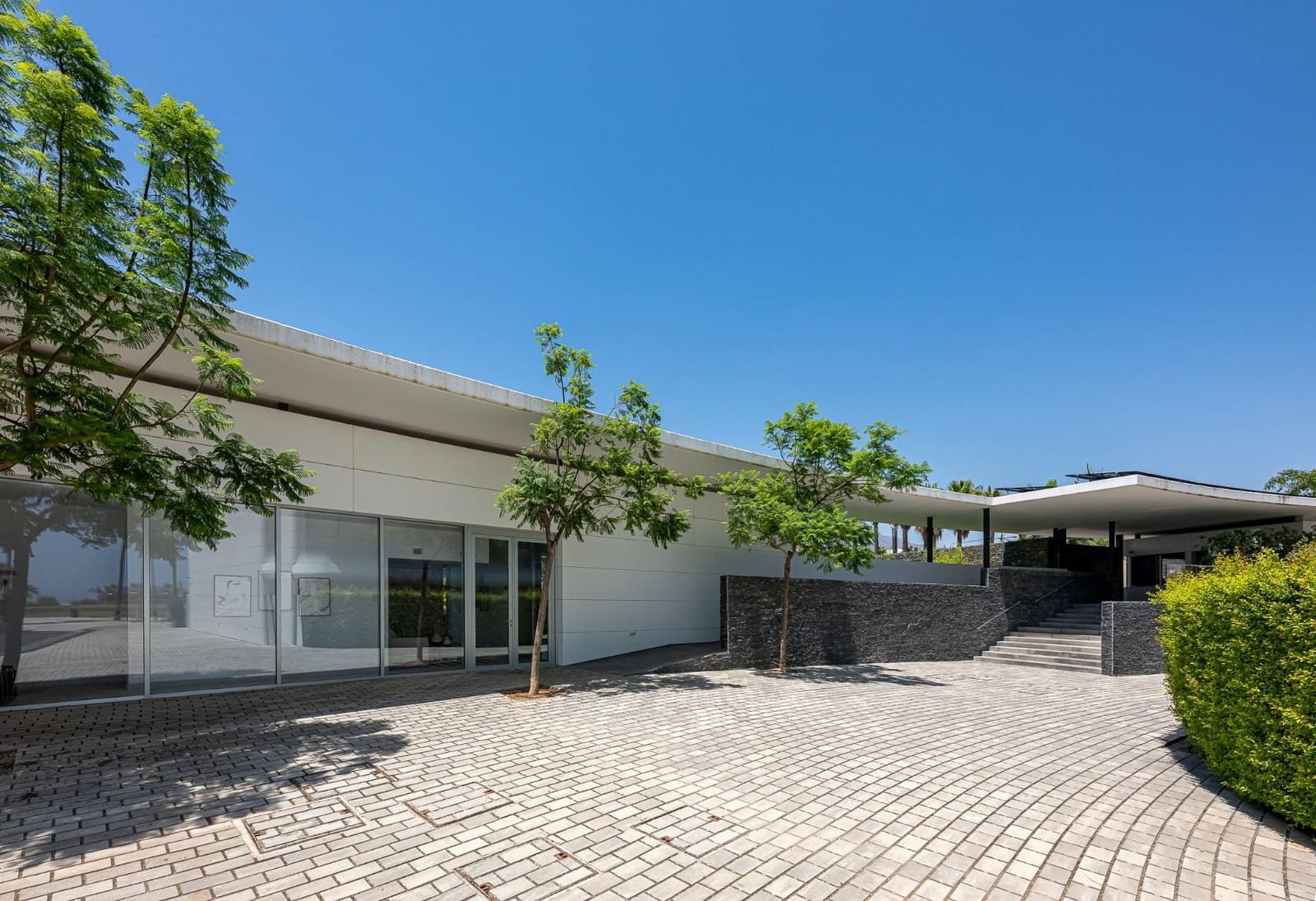 2 Zimmer Apartment zu verkaufen in Estepona mit Pool Garage - 795.000 € (Ref: 9137243)