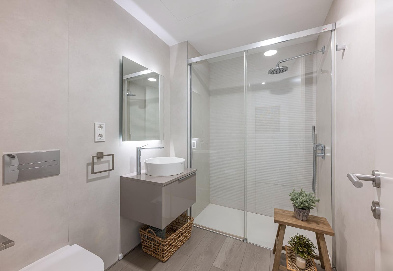 2 Zimmer Apartment zu verkaufen in Estepona mit Pool Garage - 795.000 € (Ref: 9137243)