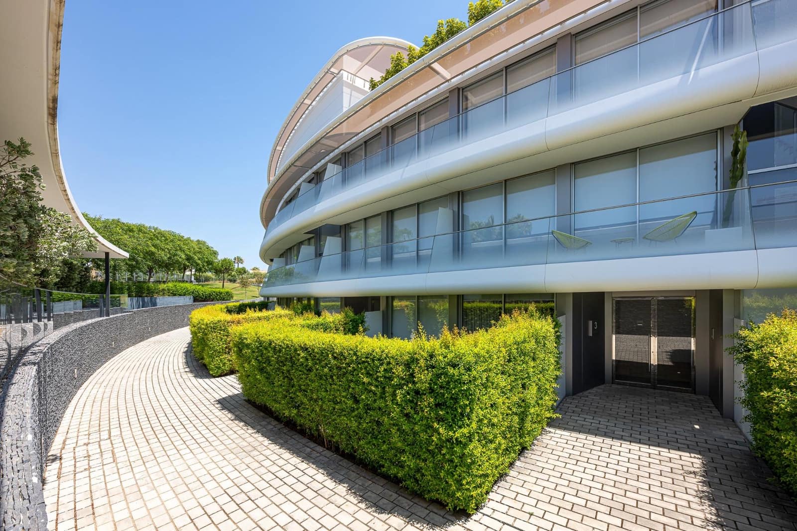 2 Zimmer Apartment zu verkaufen in Estepona mit Pool Garage - 795.000 € (Ref: 9137243)