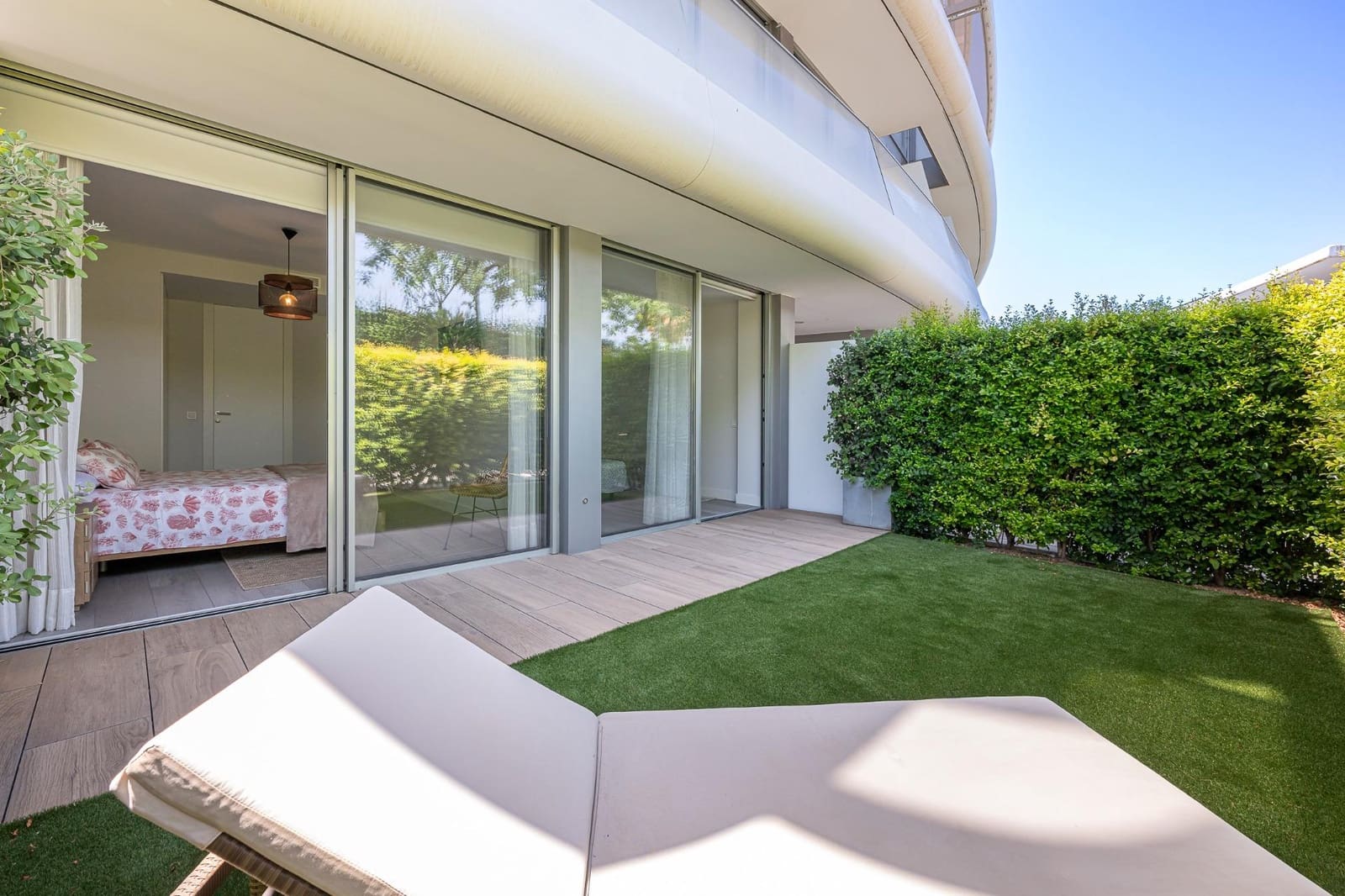 2 Zimmer Apartment zu verkaufen in Estepona mit Pool Garage - 795.000 € (Ref: 9137243)