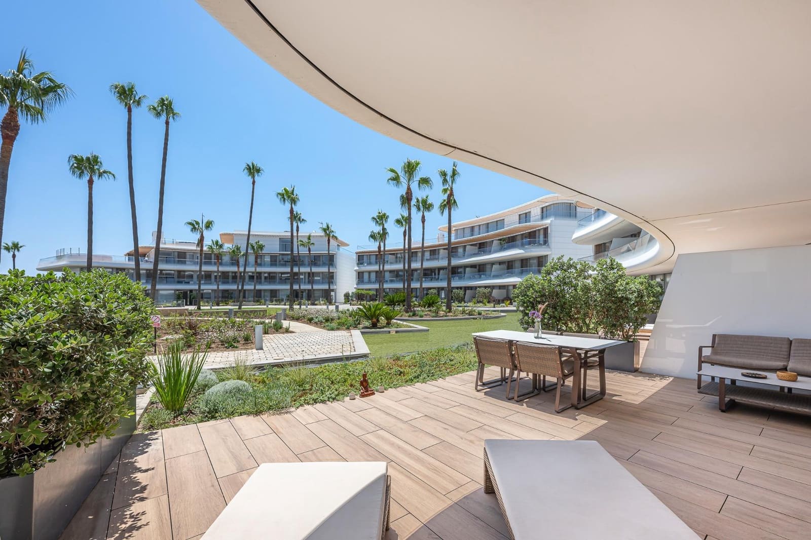 2 Zimmer Apartment zu verkaufen in Estepona mit Pool Garage - 795.000 € (Ref: 9137243)