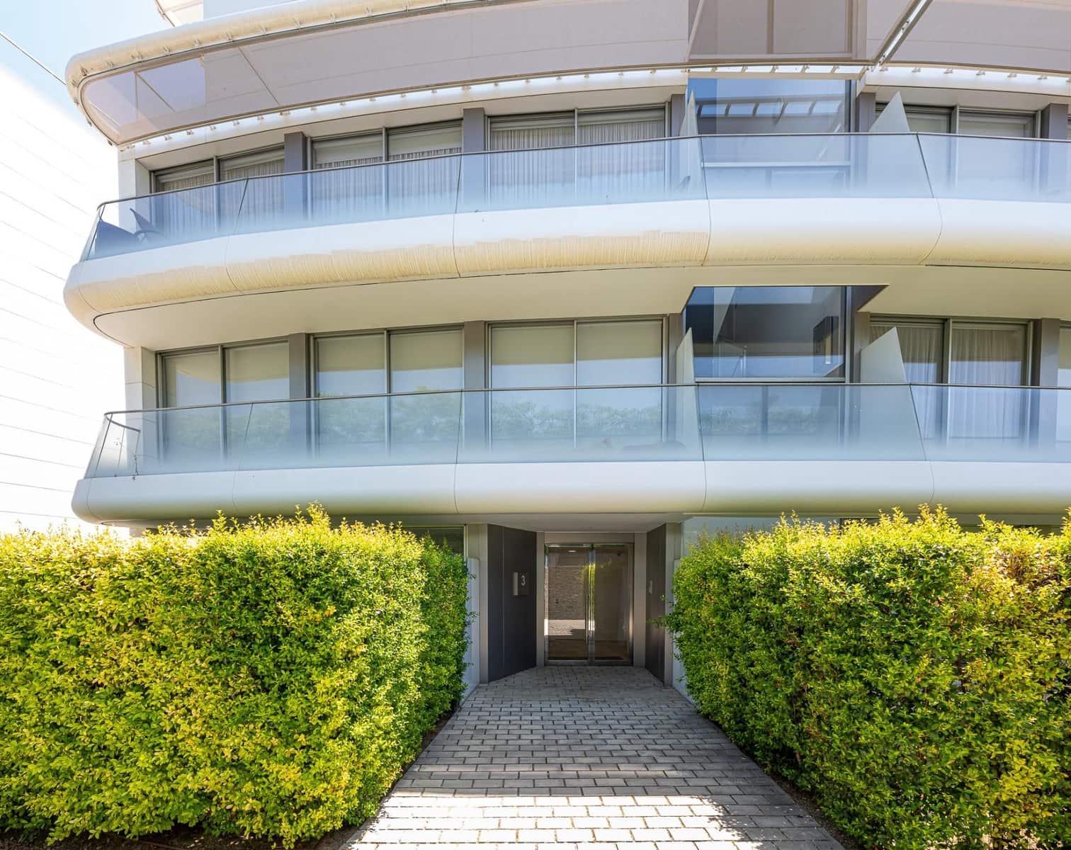 2 Zimmer Apartment zu verkaufen in Estepona mit Pool Garage - 795.000 € (Ref: 9137243)