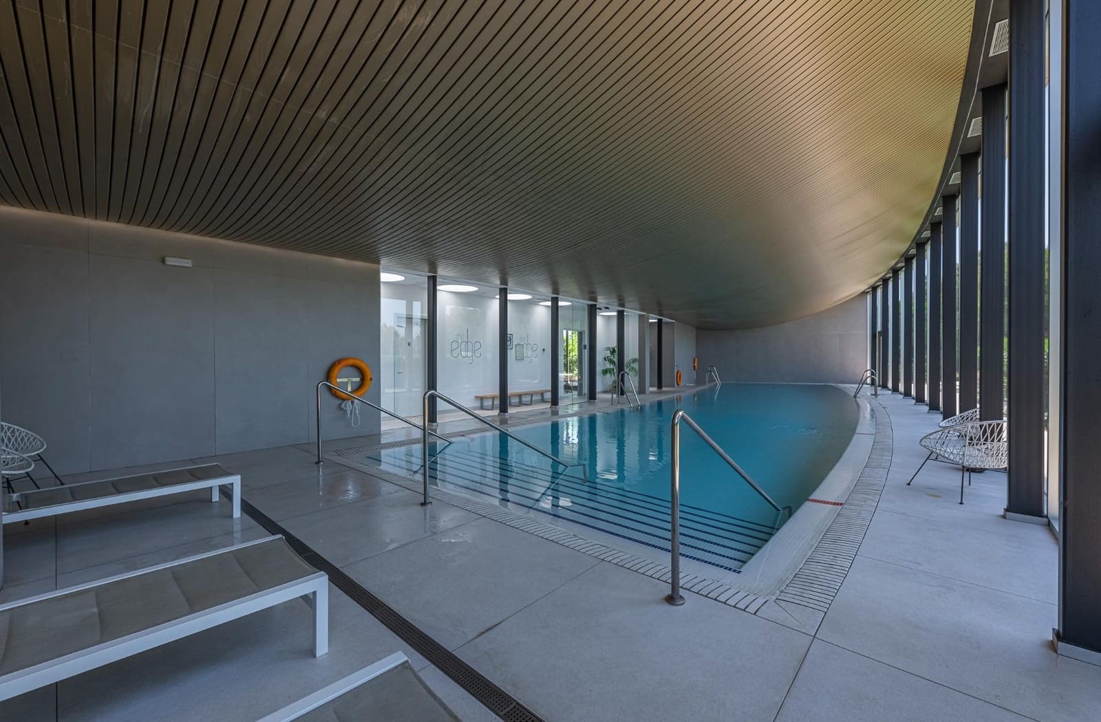 2 Zimmer Apartment zu verkaufen in Estepona mit Pool Garage - 795.000 € (Ref: 9137243)