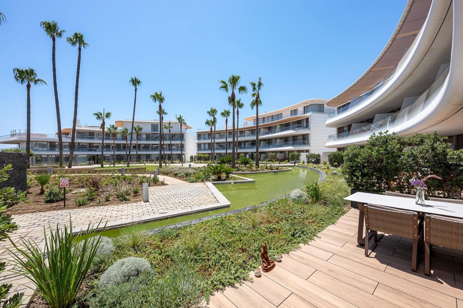 2 Zimmer Apartment zu verkaufen in Estepona mit Pool Garage - 795.000 € (Ref: 9137243)