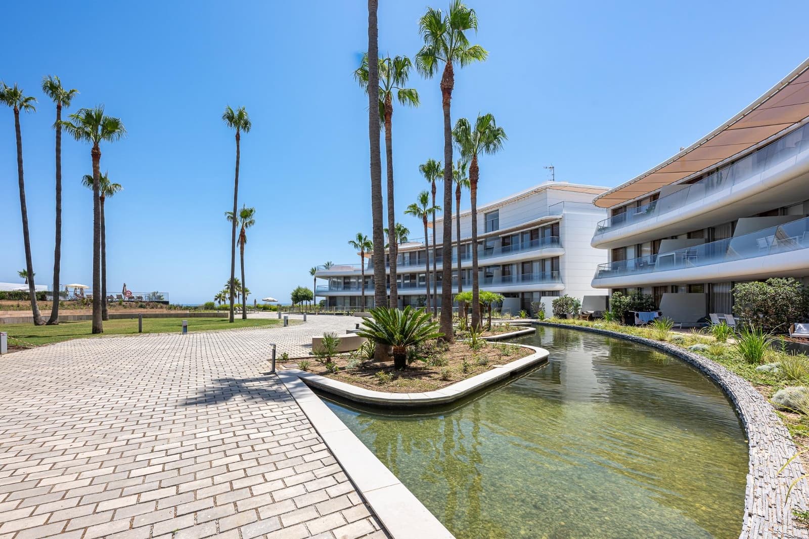 2 Zimmer Apartment zu verkaufen in Estepona mit Pool Garage - 795.000 € (Ref: 9137243)