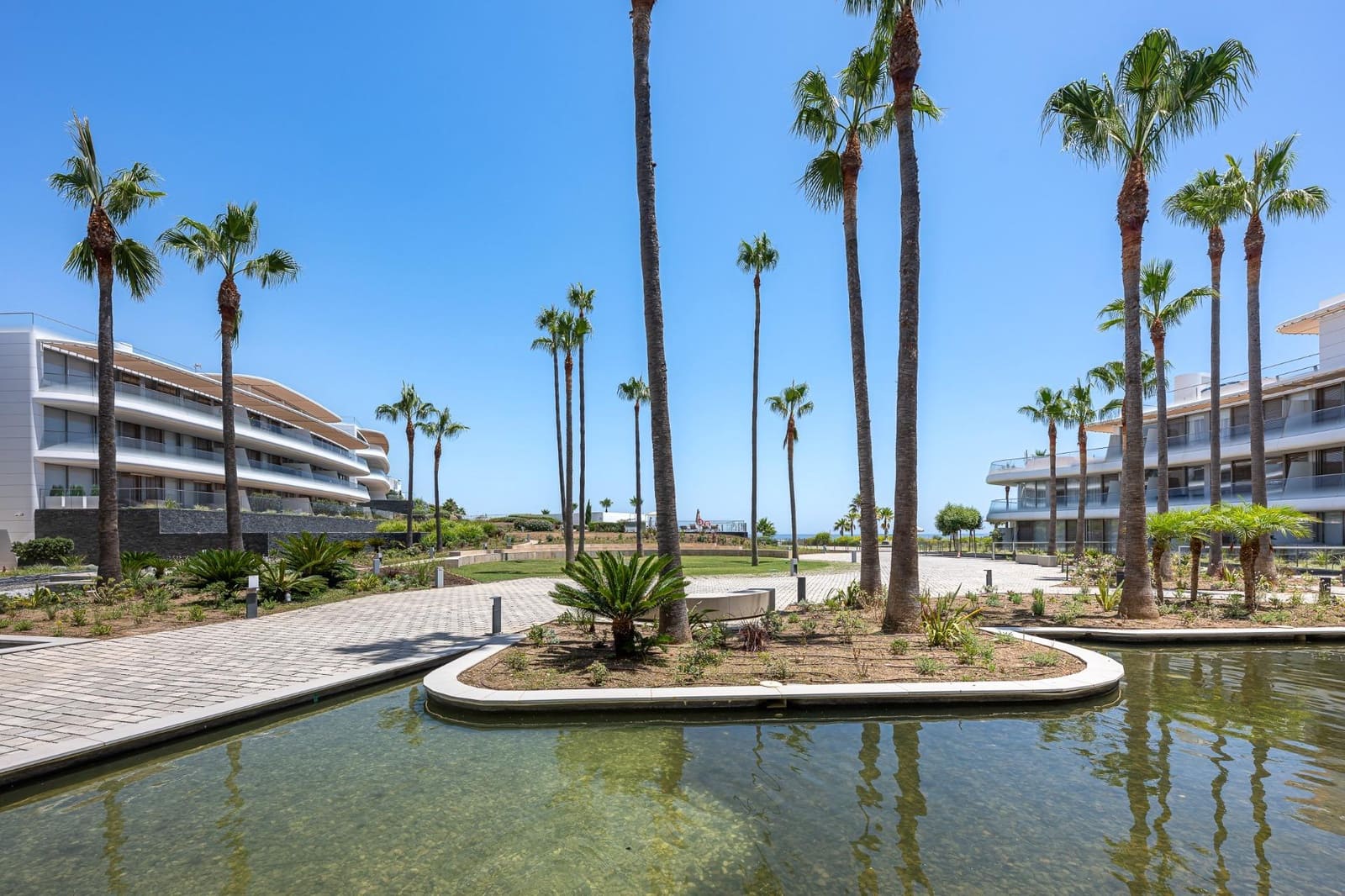 2 Zimmer Apartment zu verkaufen in Estepona mit Pool Garage - 795.000 € (Ref: 9137243)