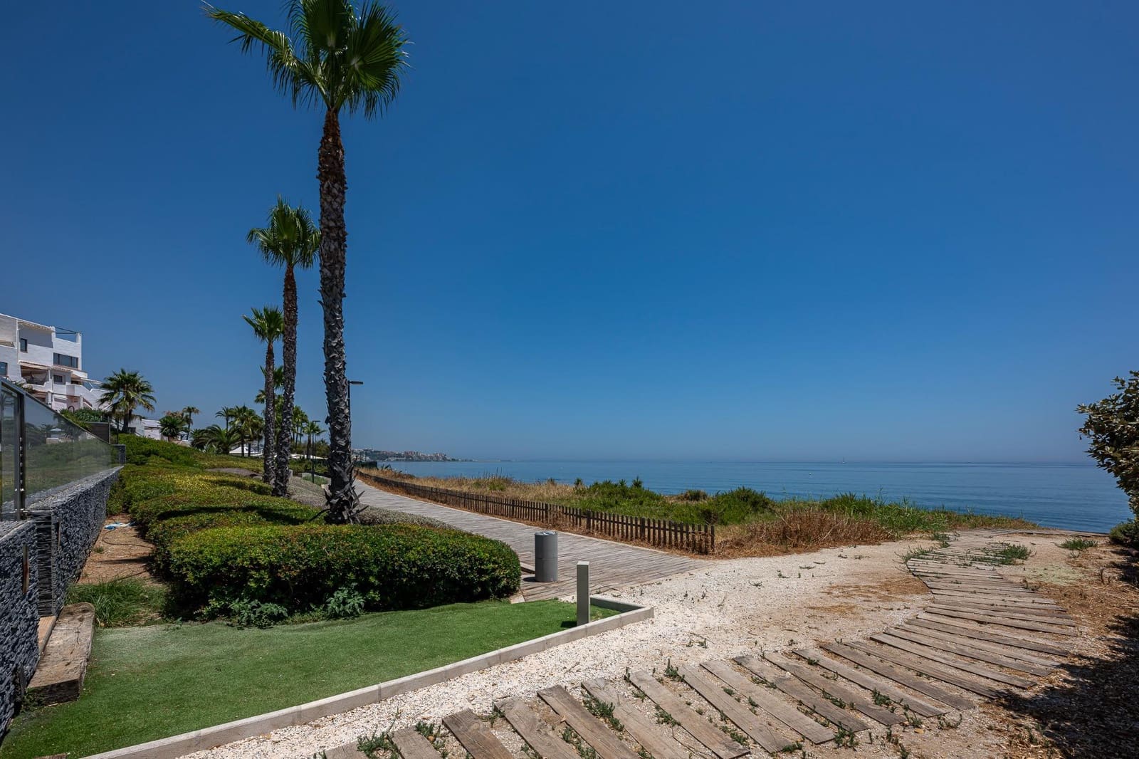 2 Zimmer Apartment zu verkaufen in Estepona mit Pool Garage - 795.000 € (Ref: 9137243)