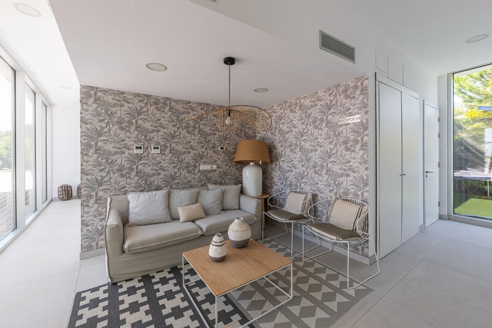 2 Zimmer Apartment zu verkaufen in Estepona mit Pool Garage - 795.000 € (Ref: 9137243)