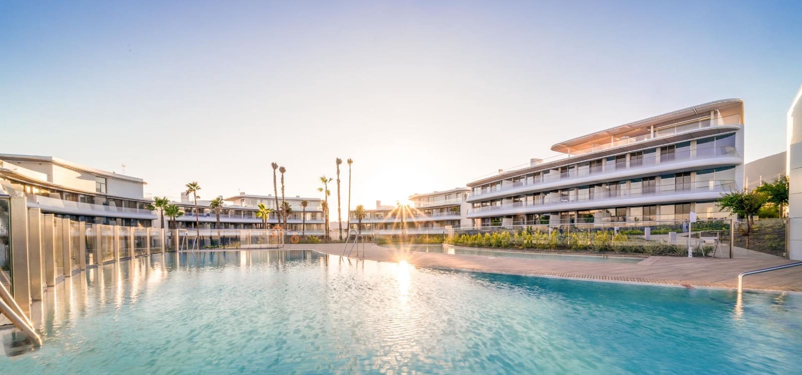 2 Zimmer Apartment zu verkaufen in Estepona mit Pool Garage - 795.000 € (Ref: 9137243)