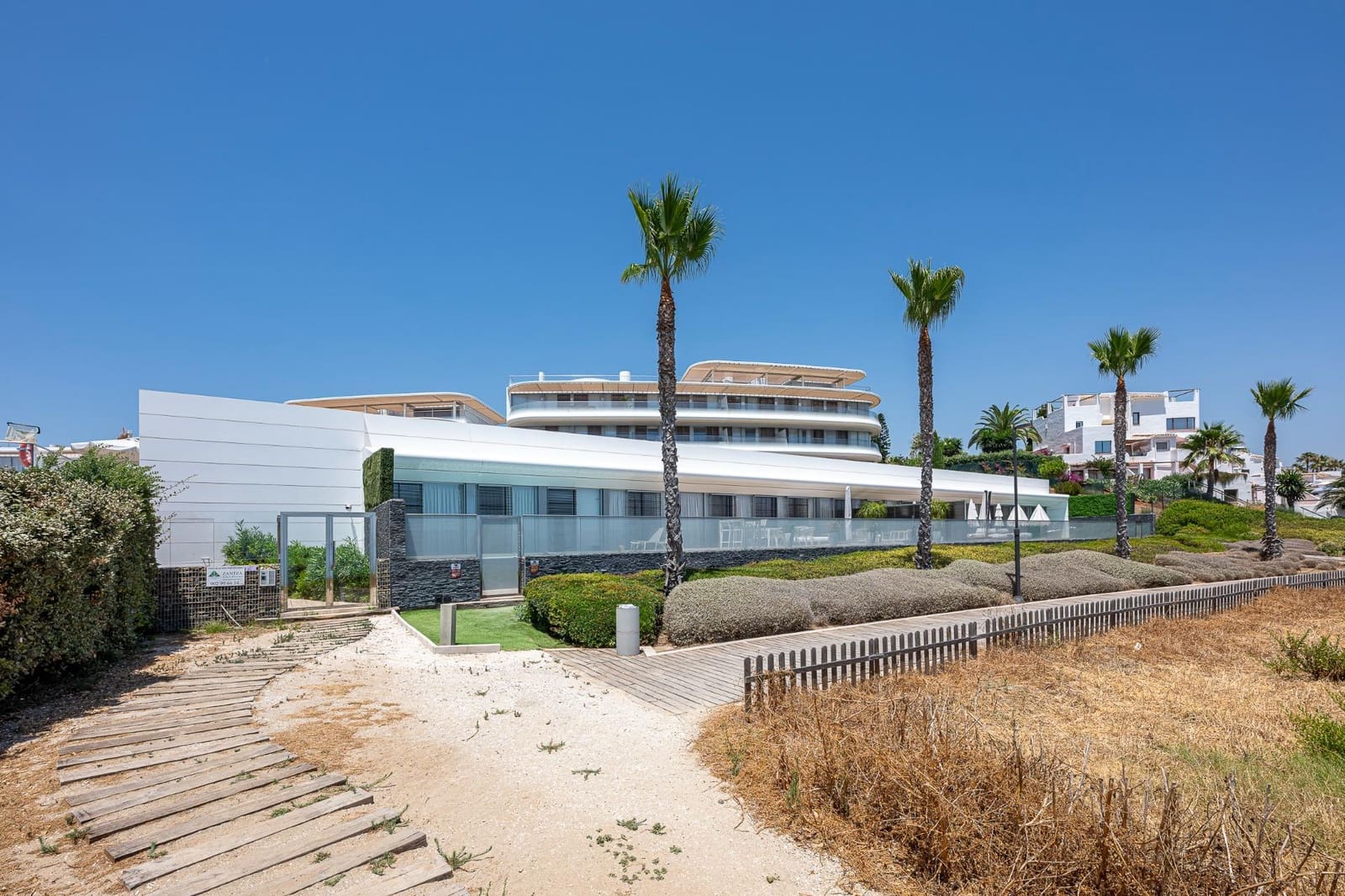 2 Zimmer Apartment zu verkaufen in Estepona mit Pool Garage - 795.000 € (Ref: 9137243)