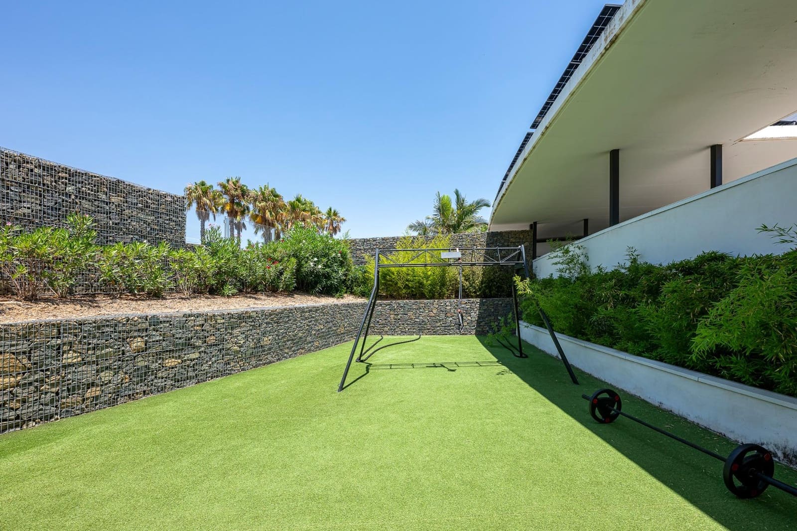 2 Zimmer Apartment zu verkaufen in Estepona mit Pool Garage - 795.000 € (Ref: 9137243)