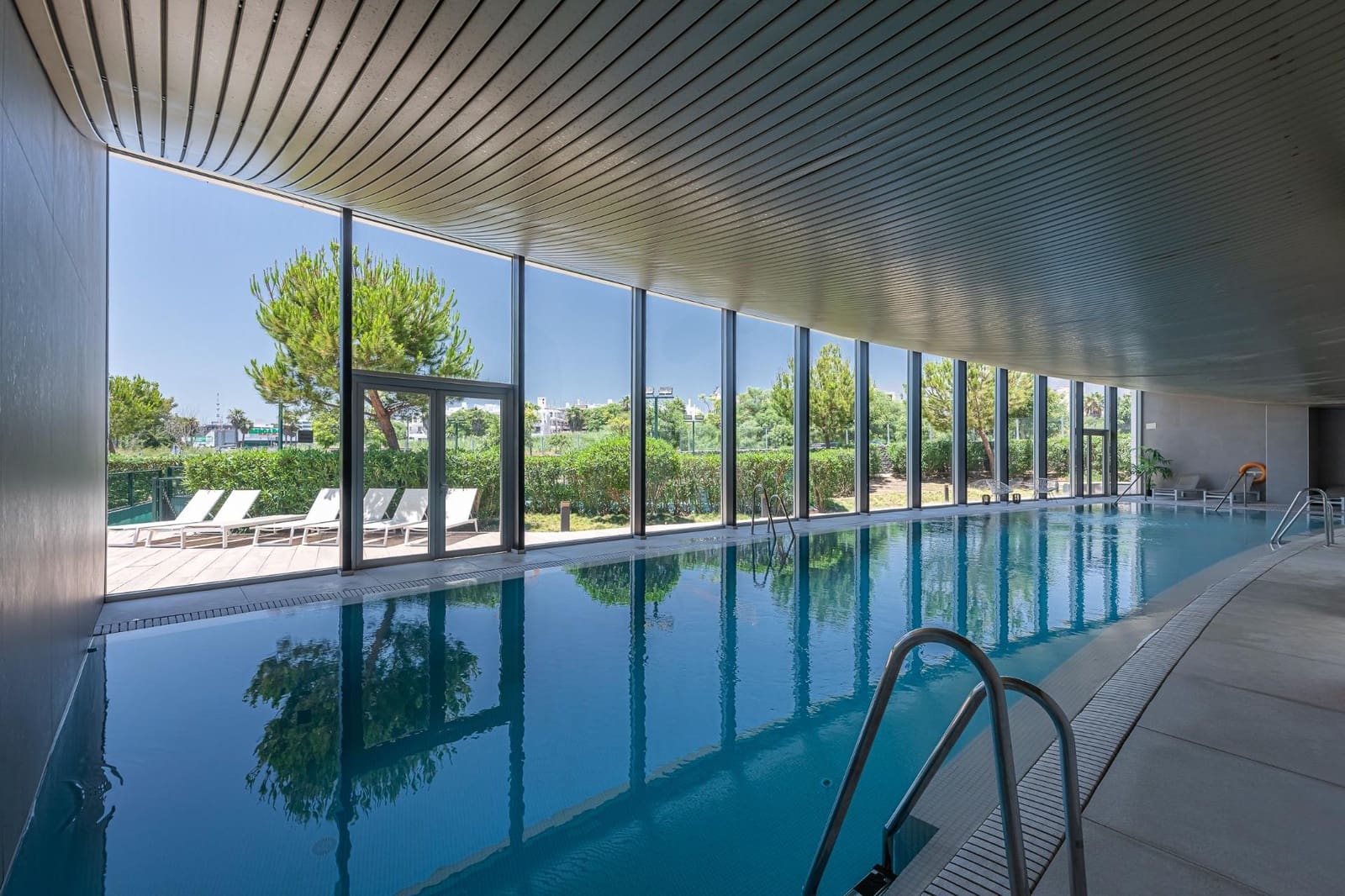 2 Zimmer Apartment zu verkaufen in Estepona mit Pool Garage - 795.000 € (Ref: 9137243)