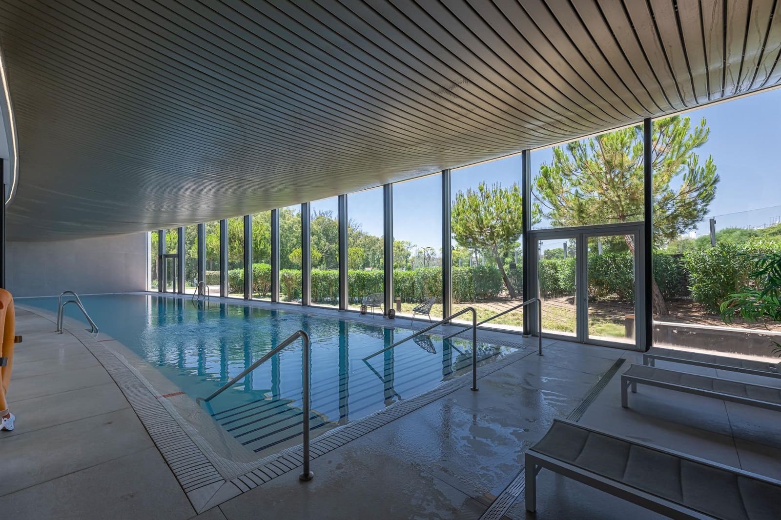 2 Zimmer Apartment zu verkaufen in Estepona mit Pool Garage - 795.000 € (Ref: 9137243)